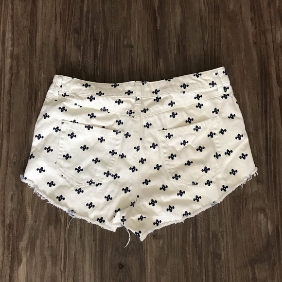 Forever 21  White Denim Shorts - Picture 2 of 5